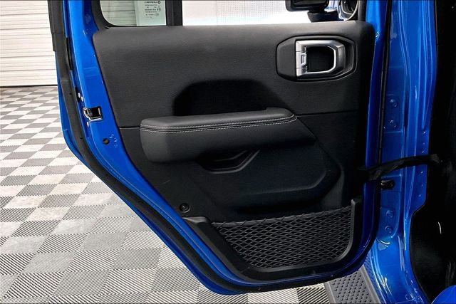 Used 2023 Jeep Wrangler Unlimited Sahara w/ Cold Weather Group image 19