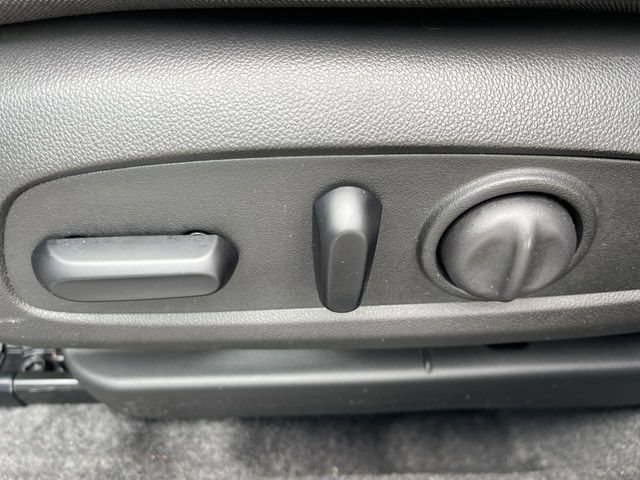 Used 2024 Buick Envista Sport Touring w/ Convenience I Package FWD image 12