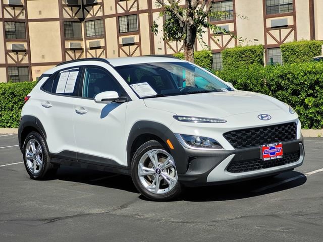 Used 2023 Hyundai Kona SEL AWD/4WD image 2