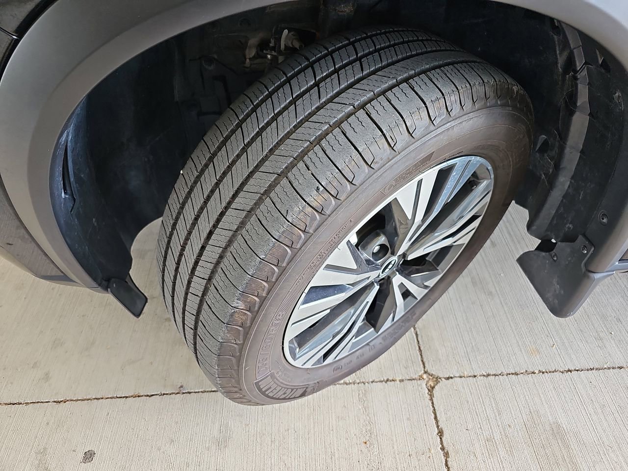 Used 2023 Nissan Rogue SV image 36