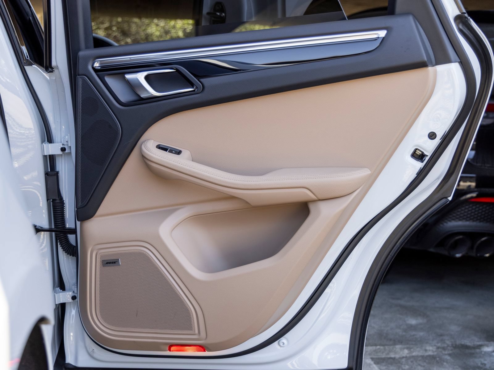Certified 2026 Porsche Macan AWD/4WD image 56