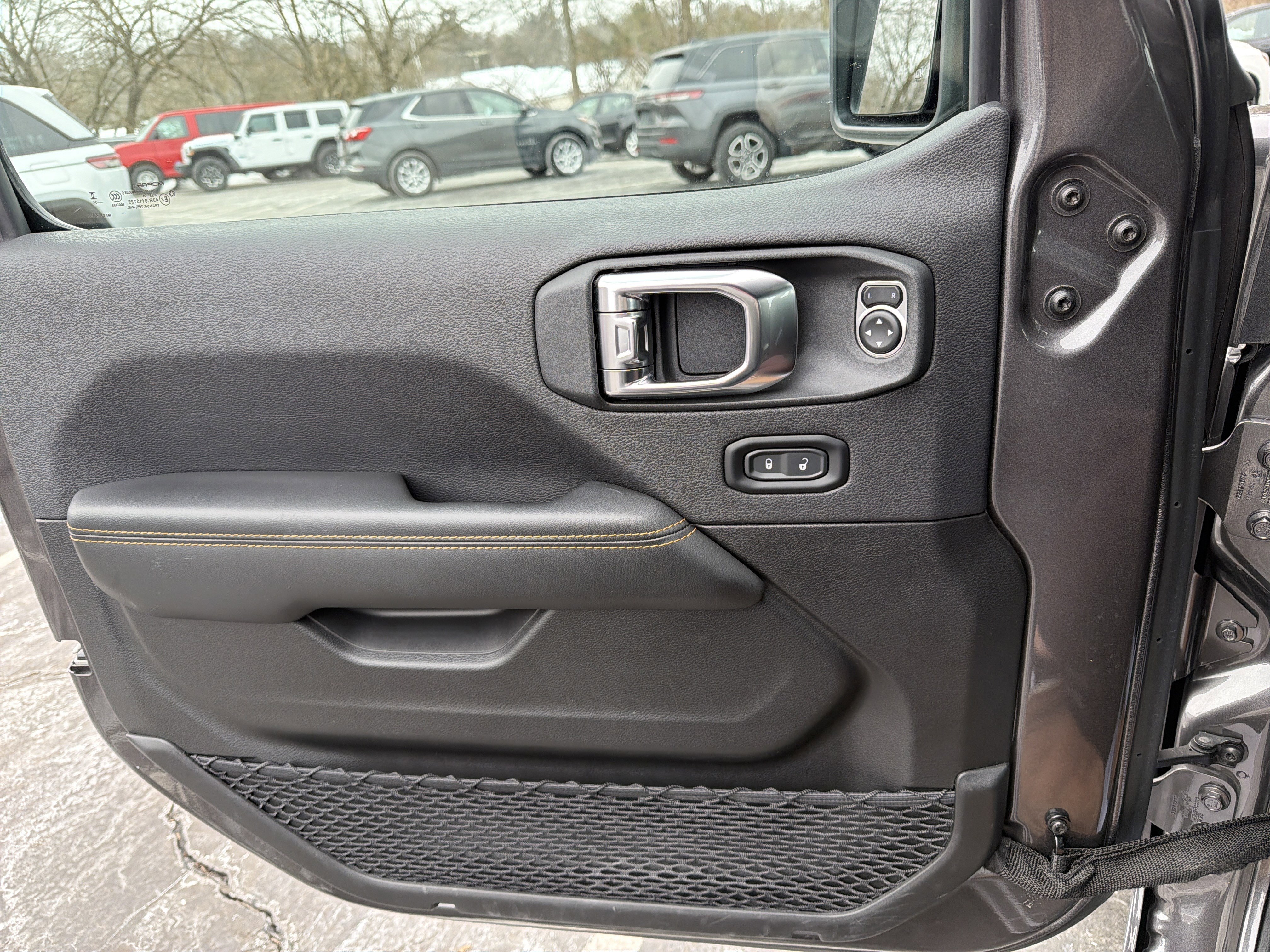 Certified 2025 Jeep Wrangler Sahara w/ Safety Group image 31