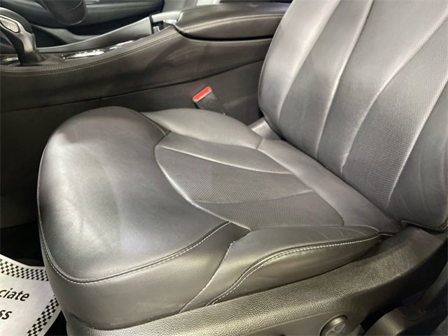 Used 2019 Buick Envision Essence image 11