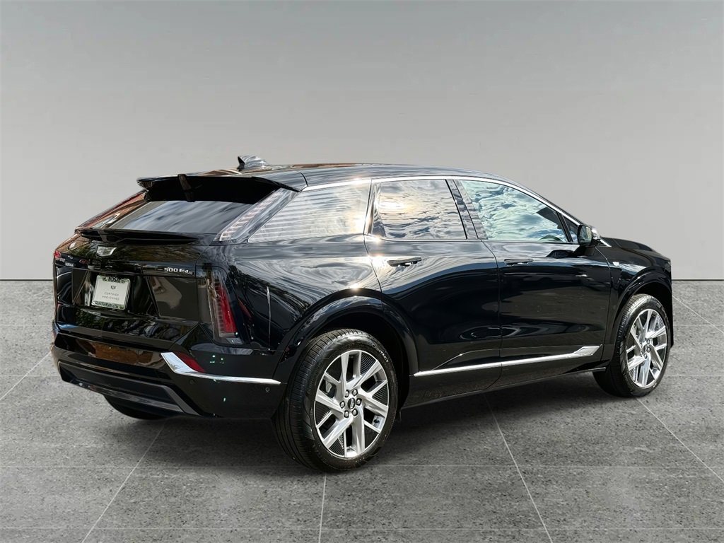 Used 2025 Cadillac Optiq Luxury 1 image 33