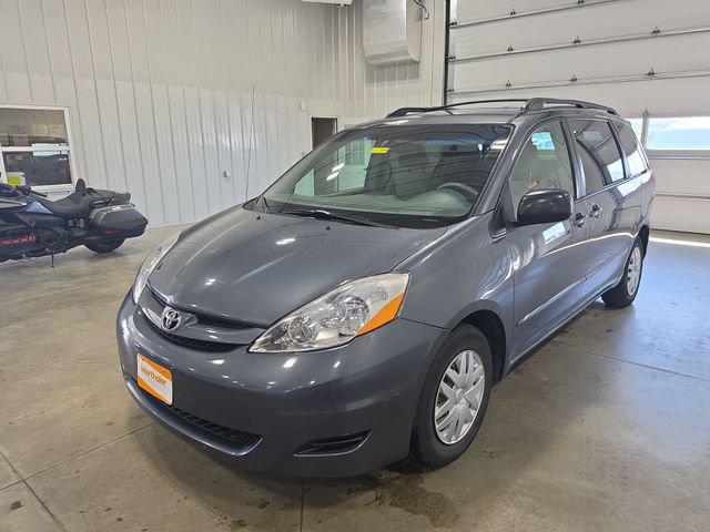 Used 2007 Toyota Sienna LE w/ LE Pkg 2 FWD image 4