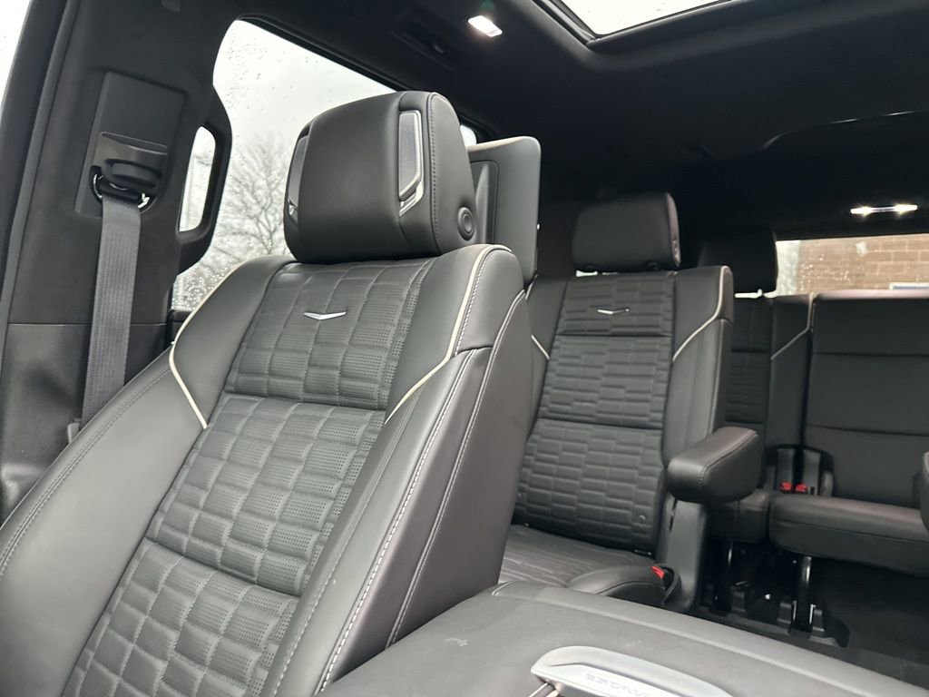Used 2025 Cadillac Escalade Sport Platinum image 10