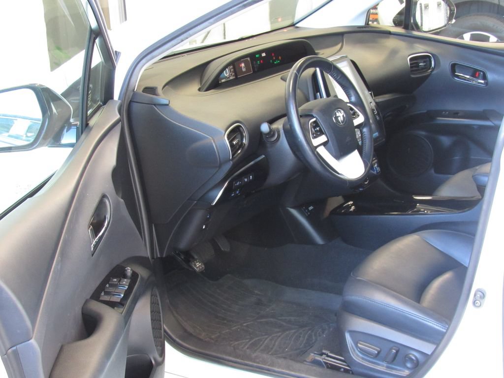 Certified 2019 Toyota Prius Prime Advanced w/ Carpet Mat Package FWD image 10