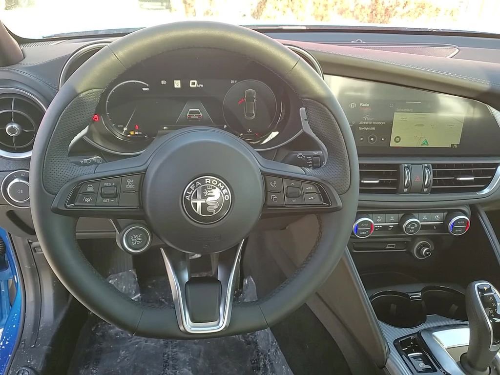 New 2025 Alfa Romeo Giulia AWD image 33
