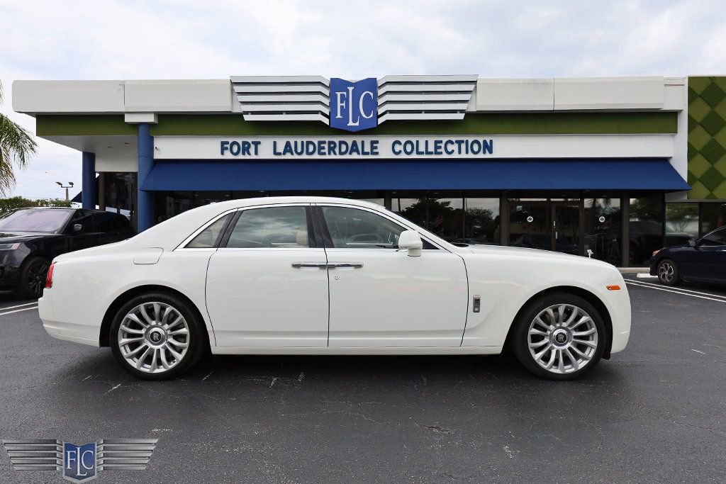 Used 2014 Rolls-Royce Ghost image 2