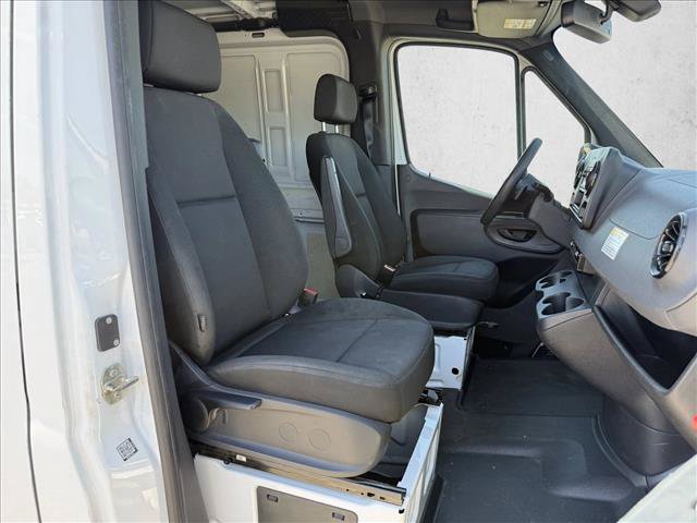 Used 2023 Mercedes-Benz Sprinter 1500 image 12
