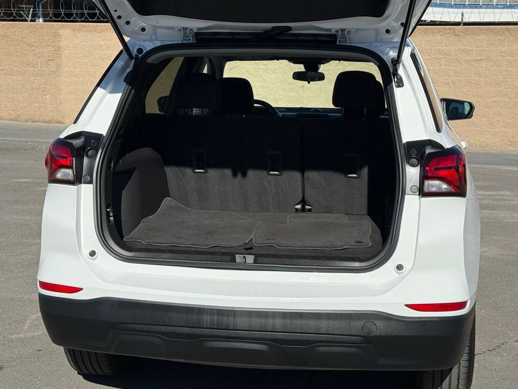 Used 2023 Chevrolet Equinox LS w/ LS Convenience Package image 17