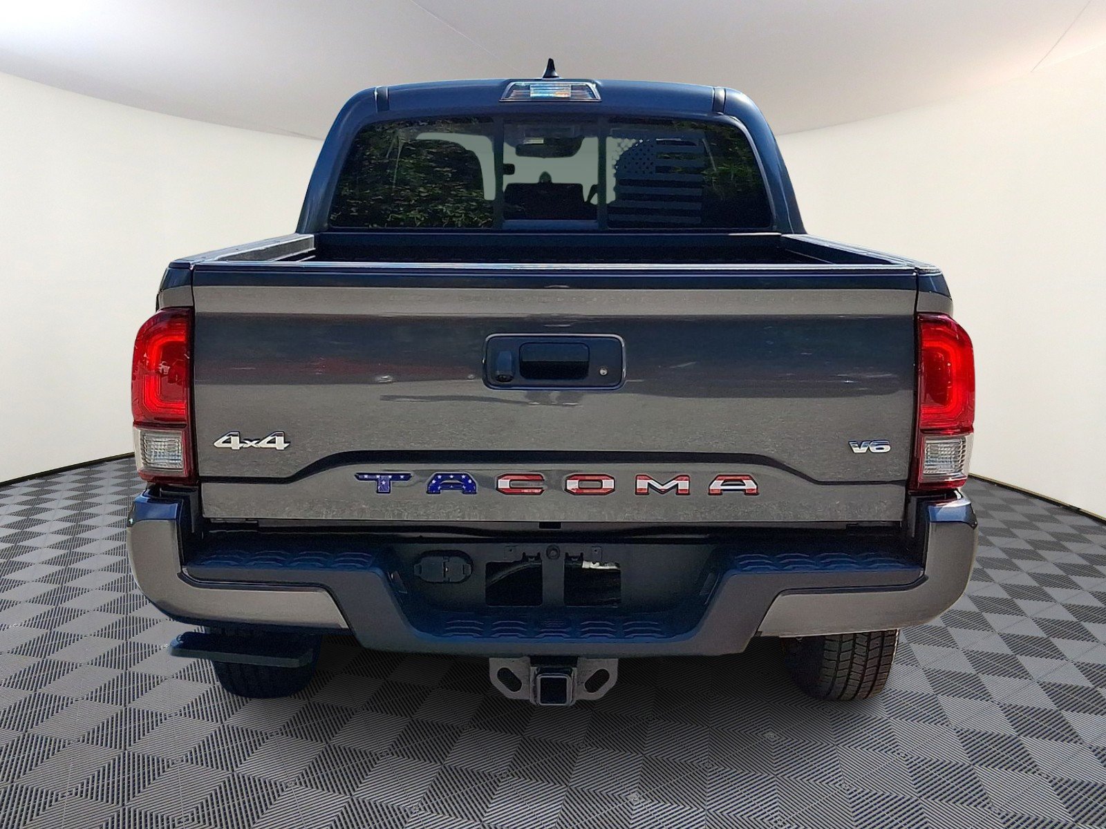 Certified 2023 Toyota Tacoma SR AWD/4WD image 5