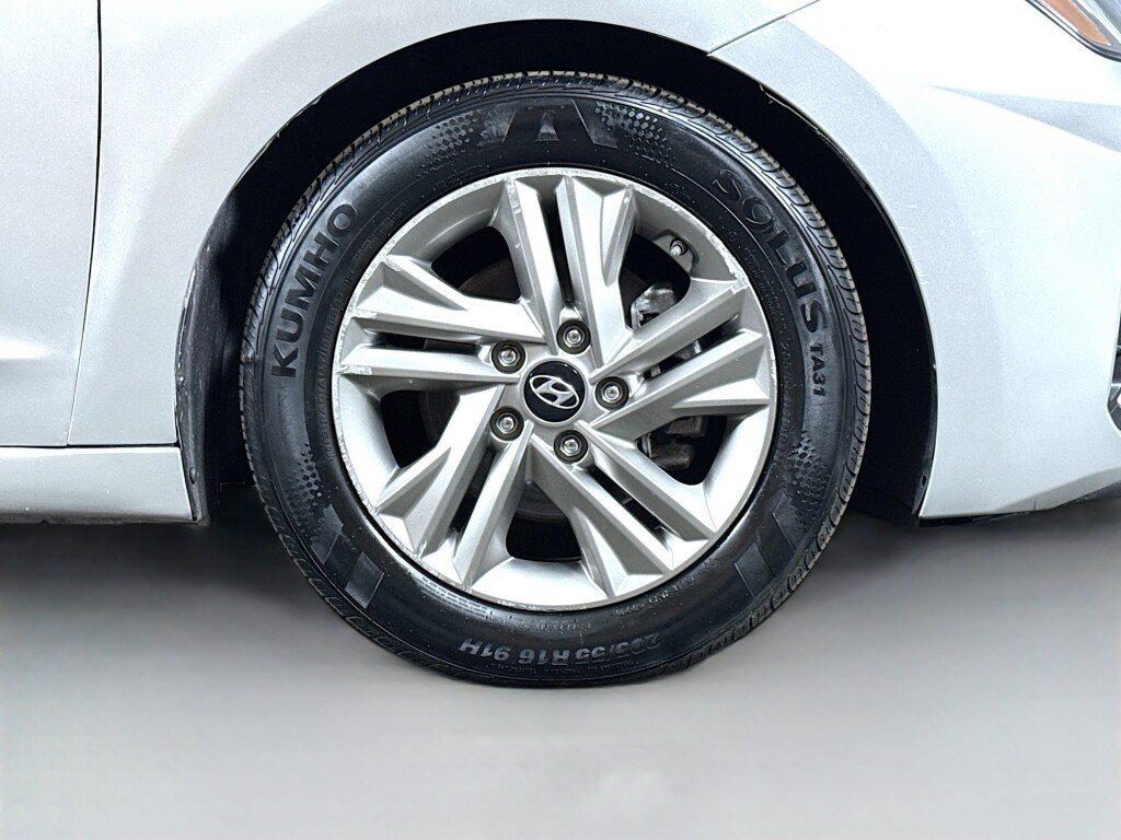 Used 2019 Hyundai Elantra SEL FWD image 39