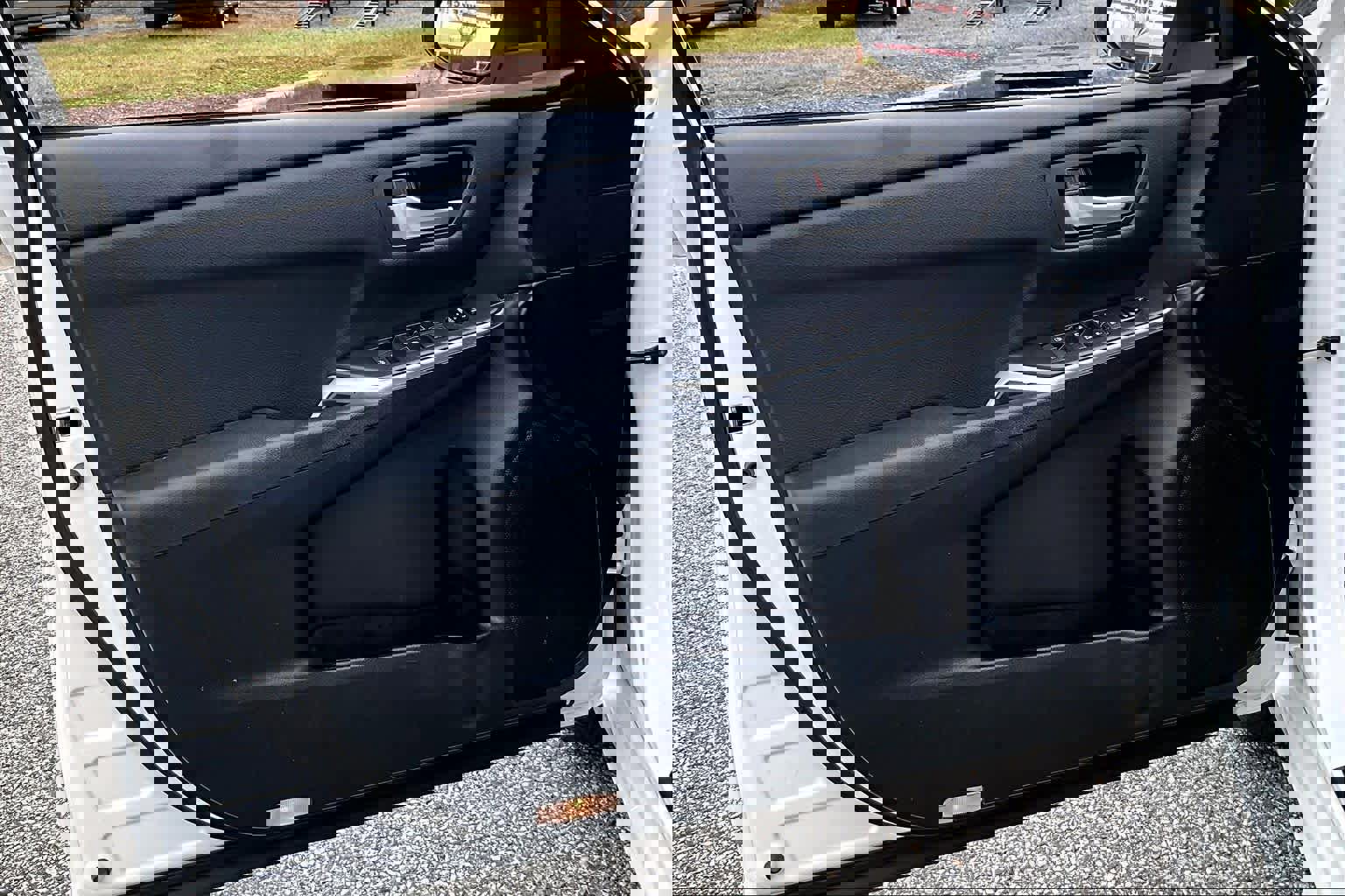 Used 2017 Toyota Camry SE image 20