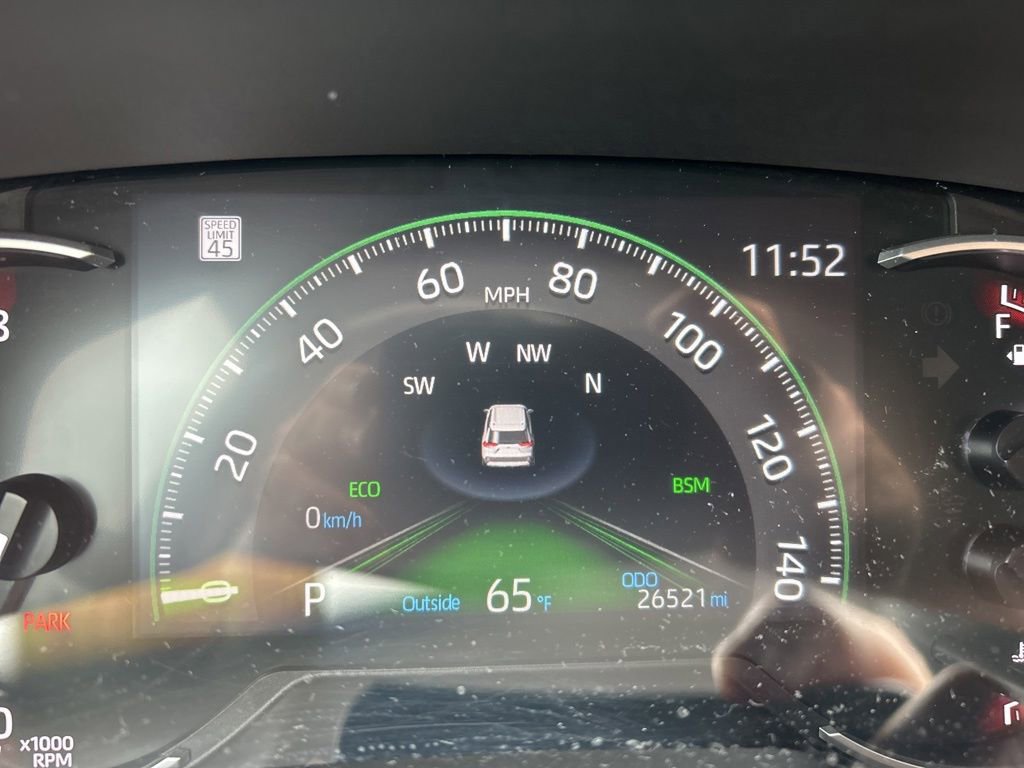 Used 2025 Toyota RAV4 XLE AWD/4WD image 10