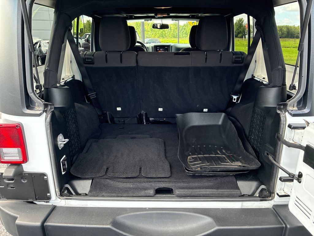 Used 2018 Jeep Wrangler Unlimited Sport S AWD/4WD image 16