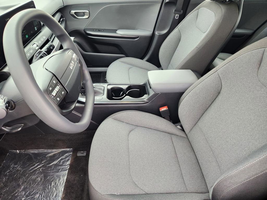 New 2025 Kia K4 LX image 8