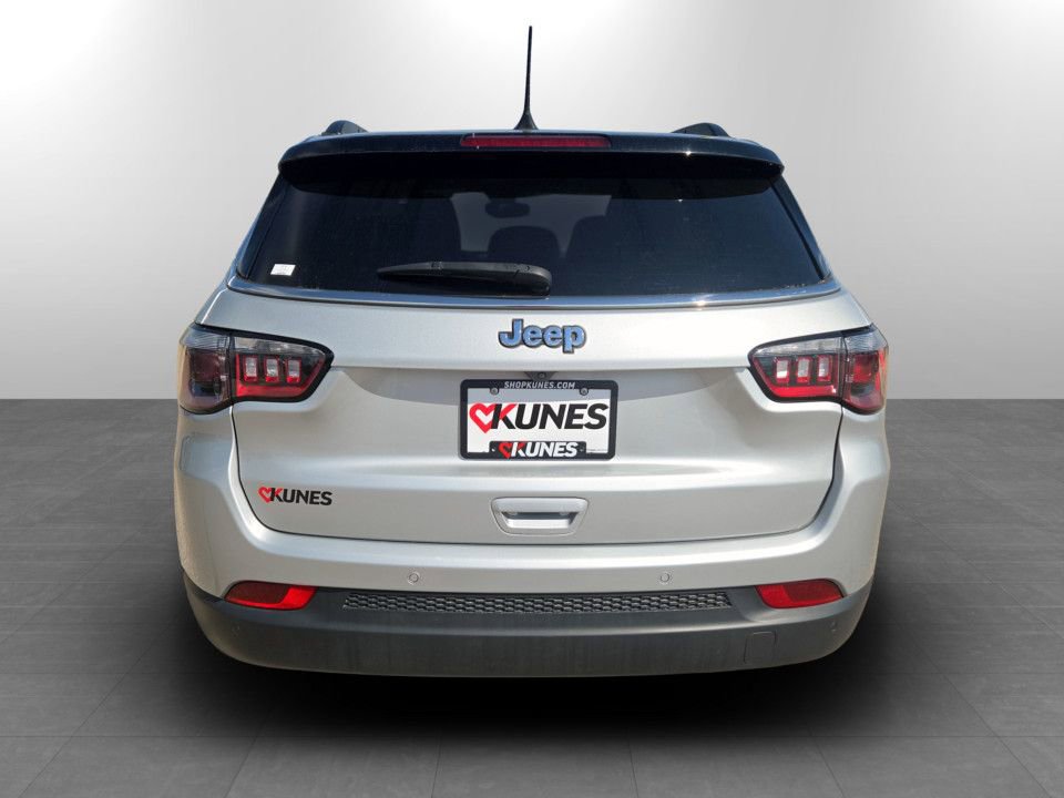 Used 2025 Jeep Compass Limited AWD/4WD image 7