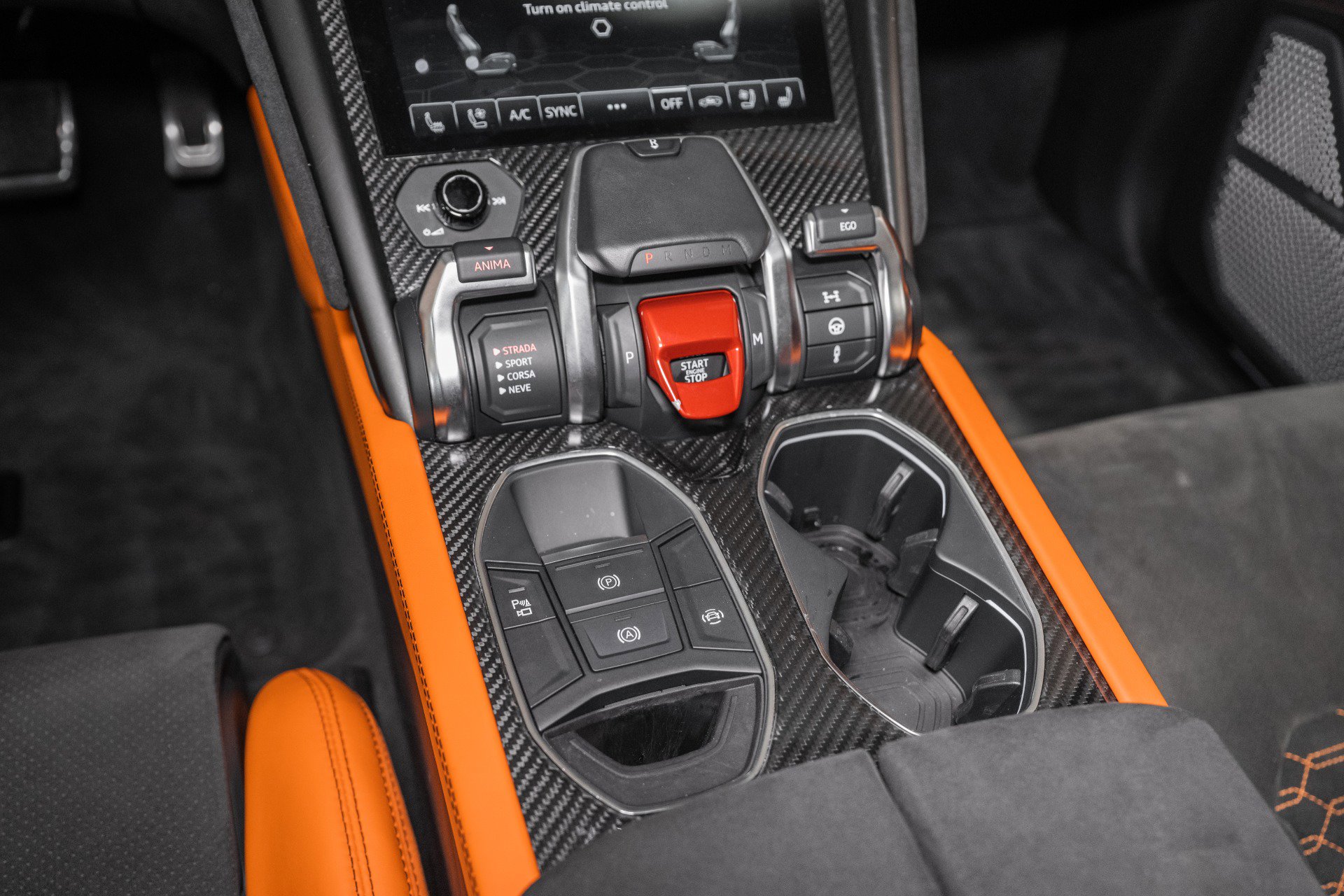 Used 2022 Lamborghini Urus image 46