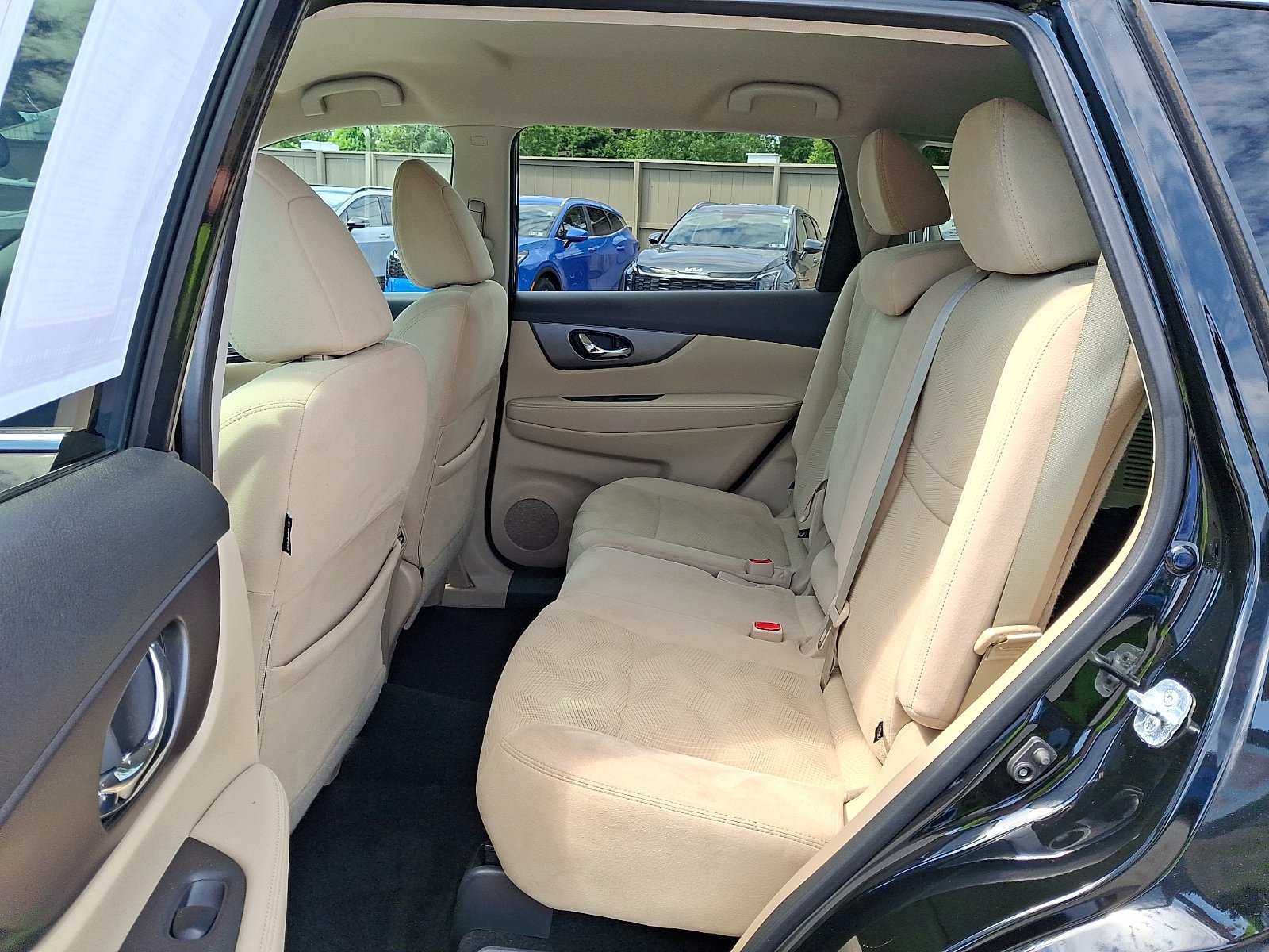 Used 2016 Nissan Rogue SV w/ SV Premium Package FWD image 12
