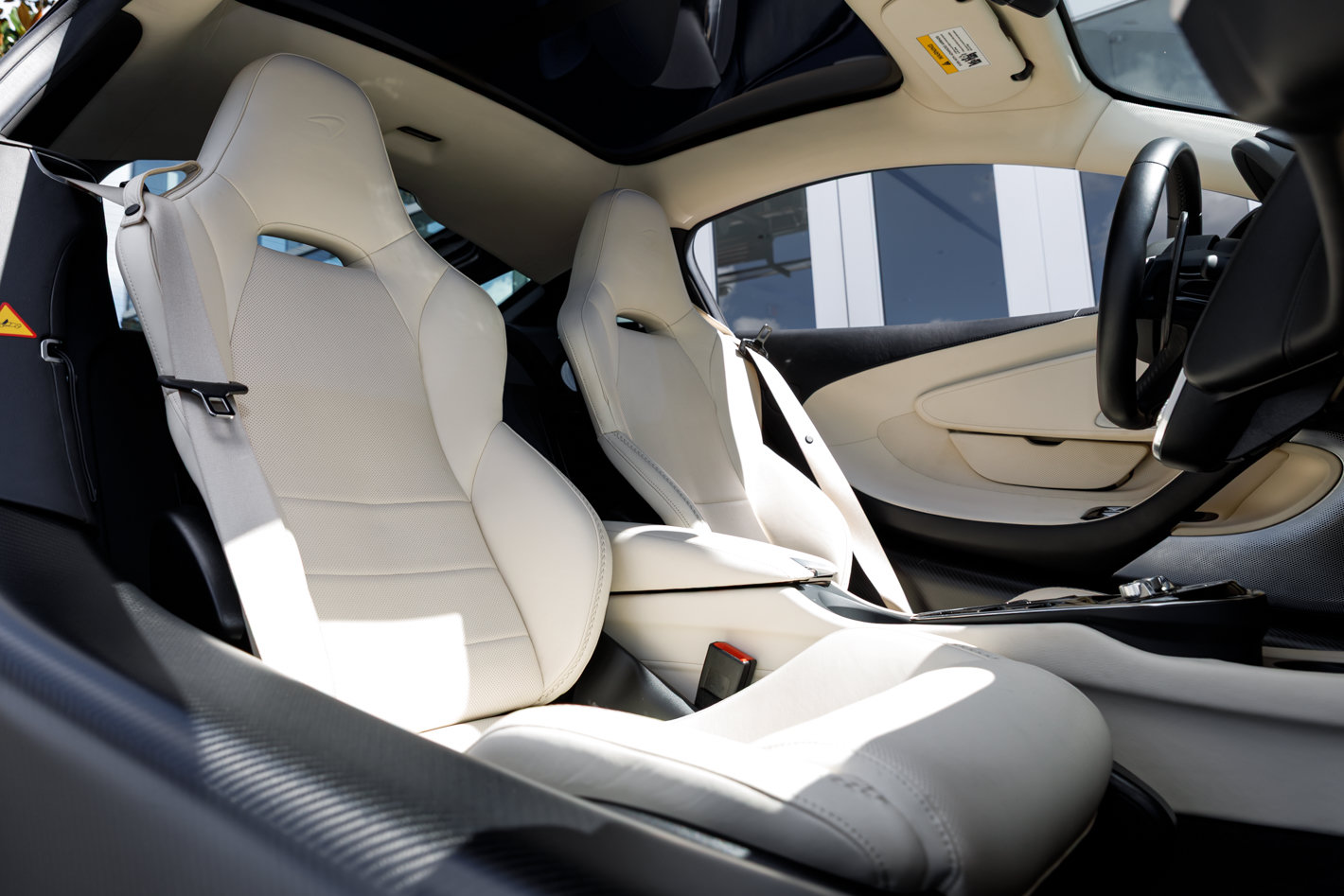 Used 2021 McLaren GT RWD image 32