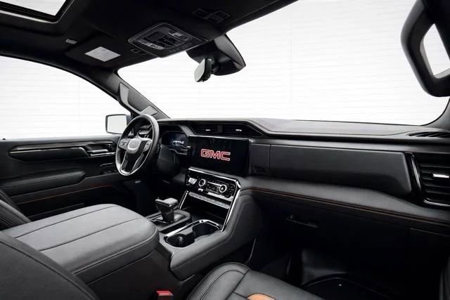 Used 2024 GMC Sierra 1500 AT4 w/ Technology Package AWD/4WD image 17