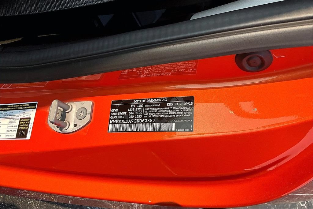 Used 2016 smart fortwo passion RWD image 27