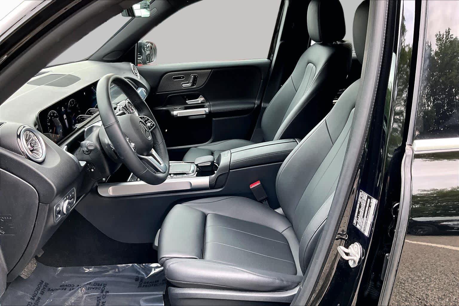 Certified 2022 Mercedes-Benz GLB 250 4MATIC image 9