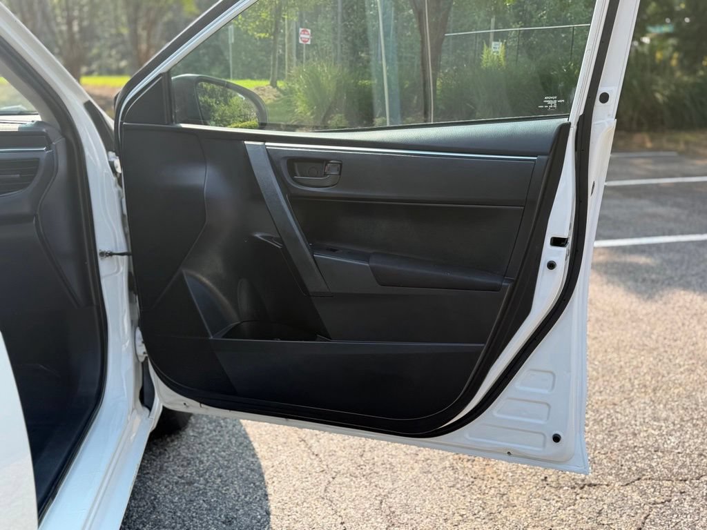 Used 2015 Toyota Corolla L FWD image 5