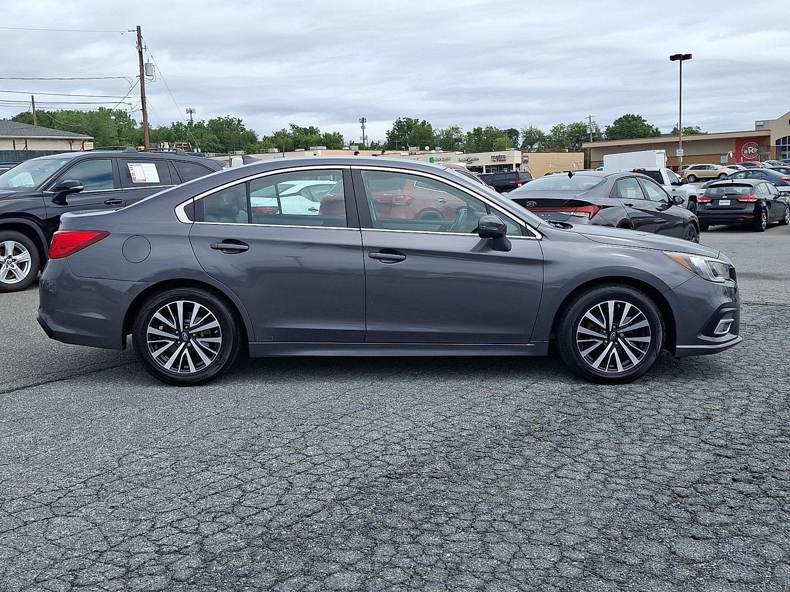 Used 2018 Subaru Legacy 2.5i Premium w/ Eyesight & BSD & Rcta & HBA AWD/4WD image 7