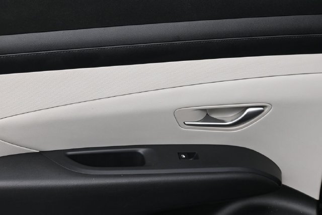 Used 2025 Hyundai Tucson SEL FWD image 19