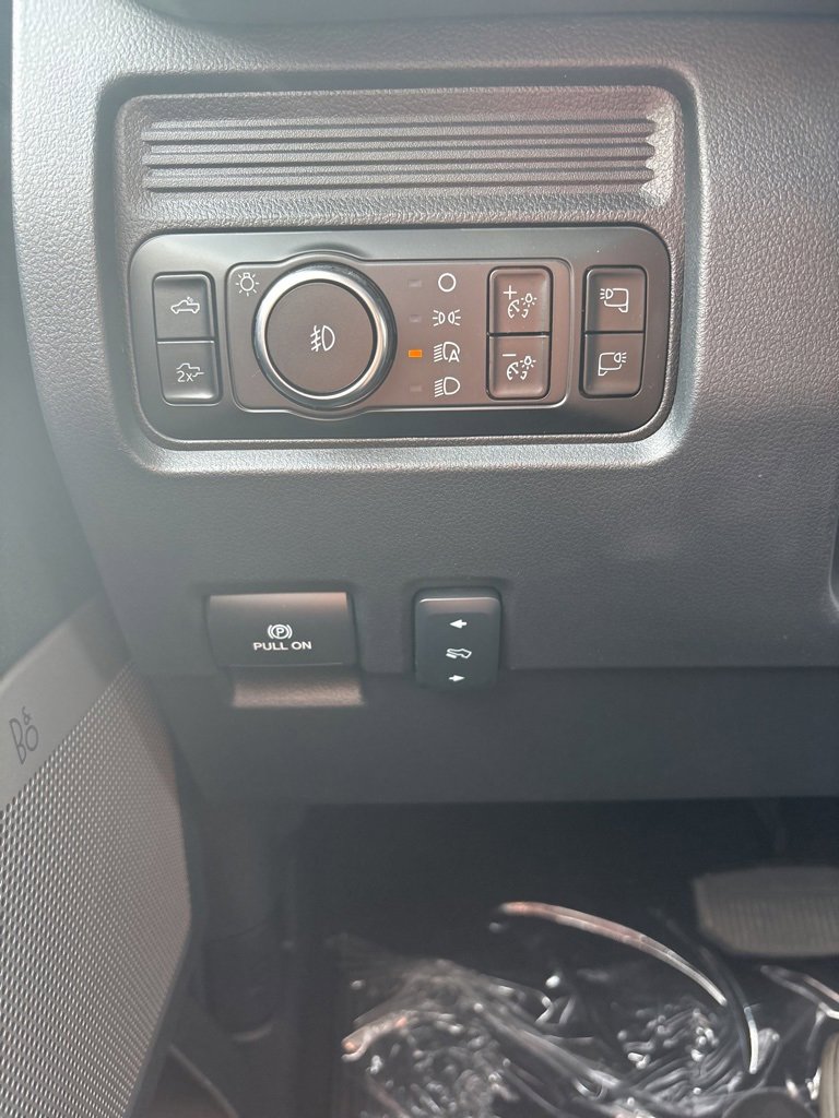 New 2025 Ford F250 Lariat w/ Lariat Ultimate Package image 24