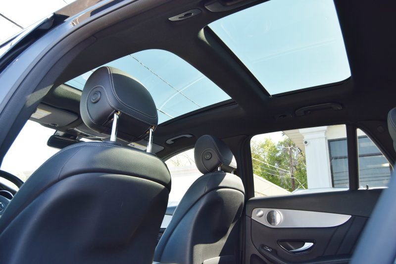 Used 2019 Mercedes-Benz GLC 300 4MATIC image 36