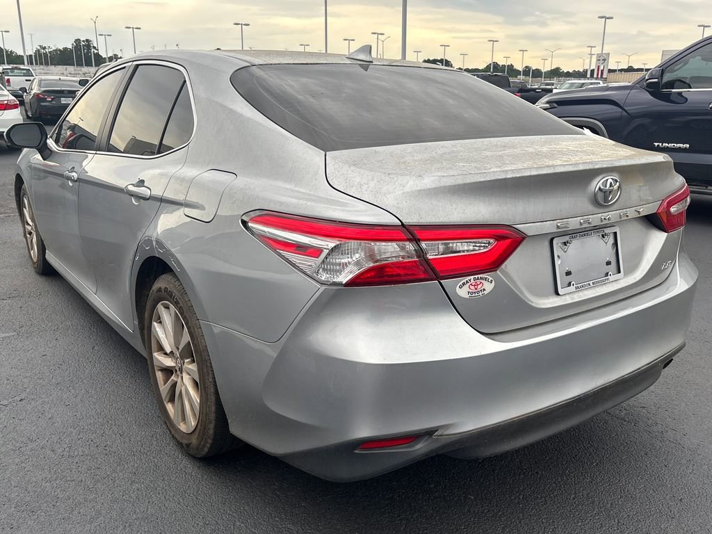 Used 2019 Toyota Camry LE w/ Convenience Package FWD image 9