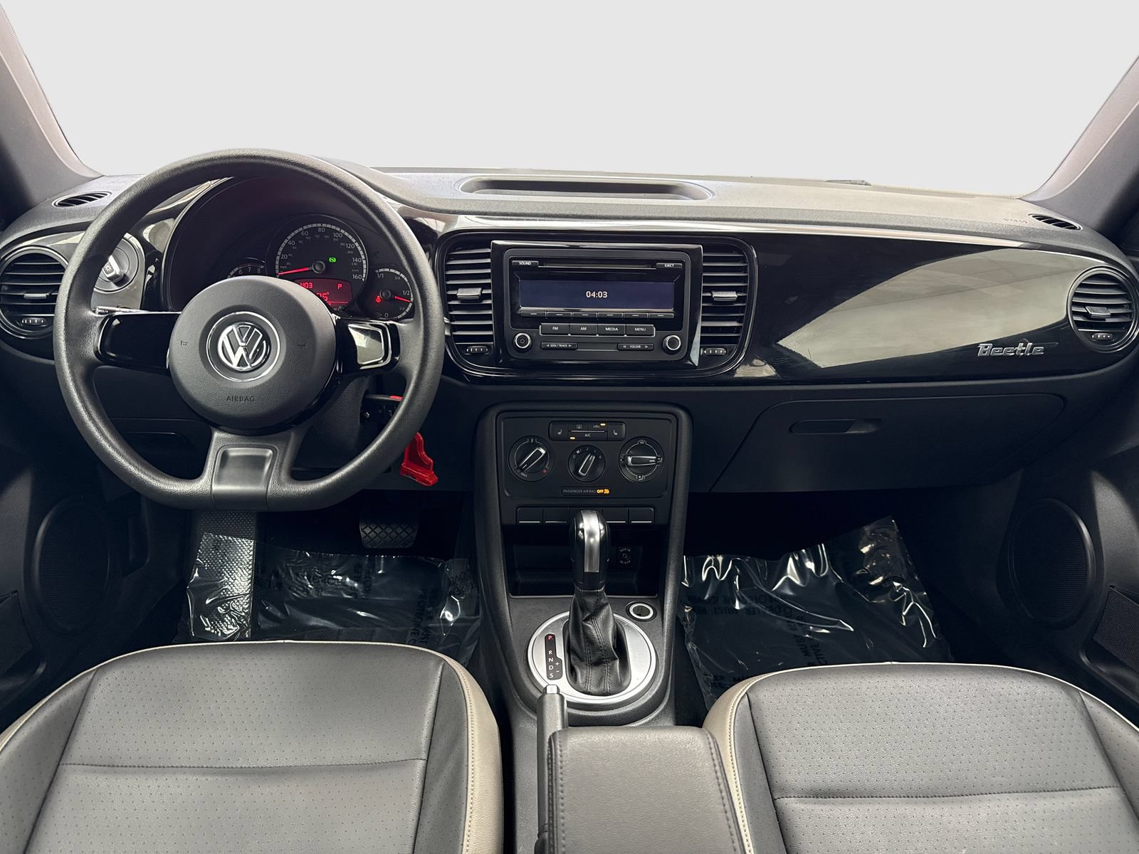 Used 2015 Volkswagen Beetle 1.8T Classic FWD image 20