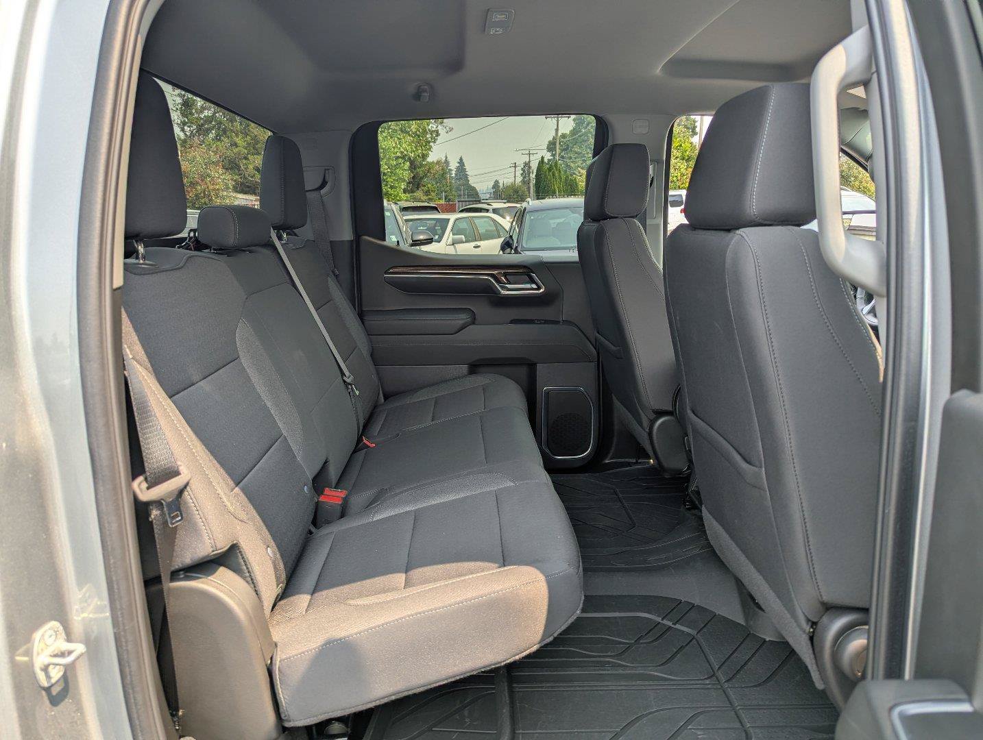Used 2024 Chevrolet Silverado 1500 LT AWD/4WD image 32