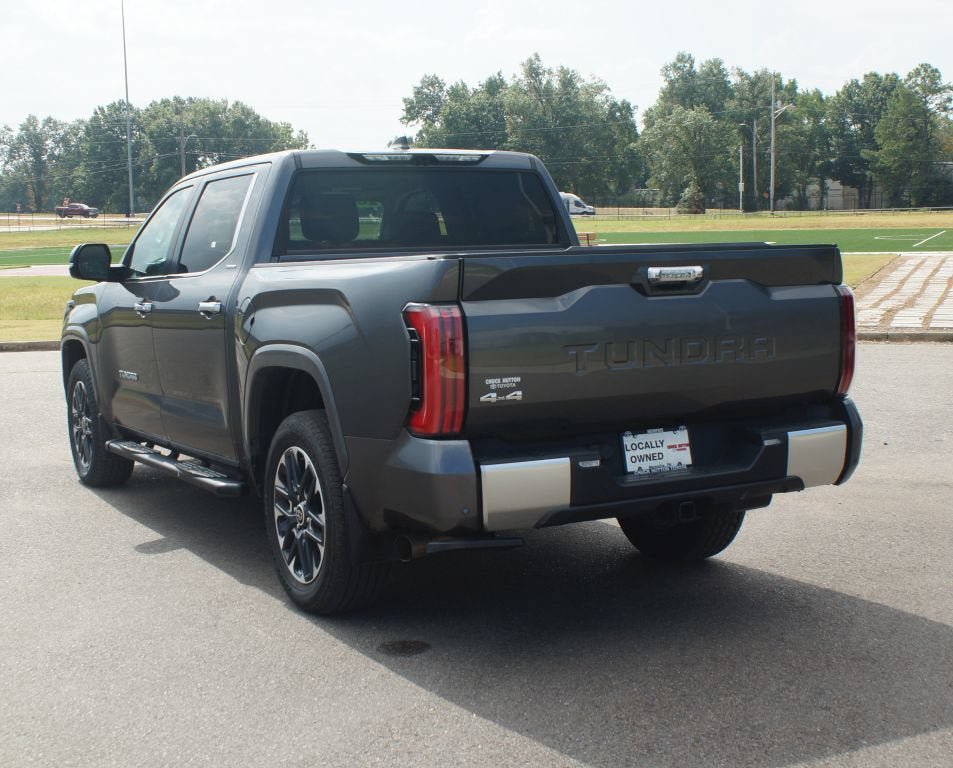 Used 2024 Toyota Tundra Limited AWD/4WD image 16