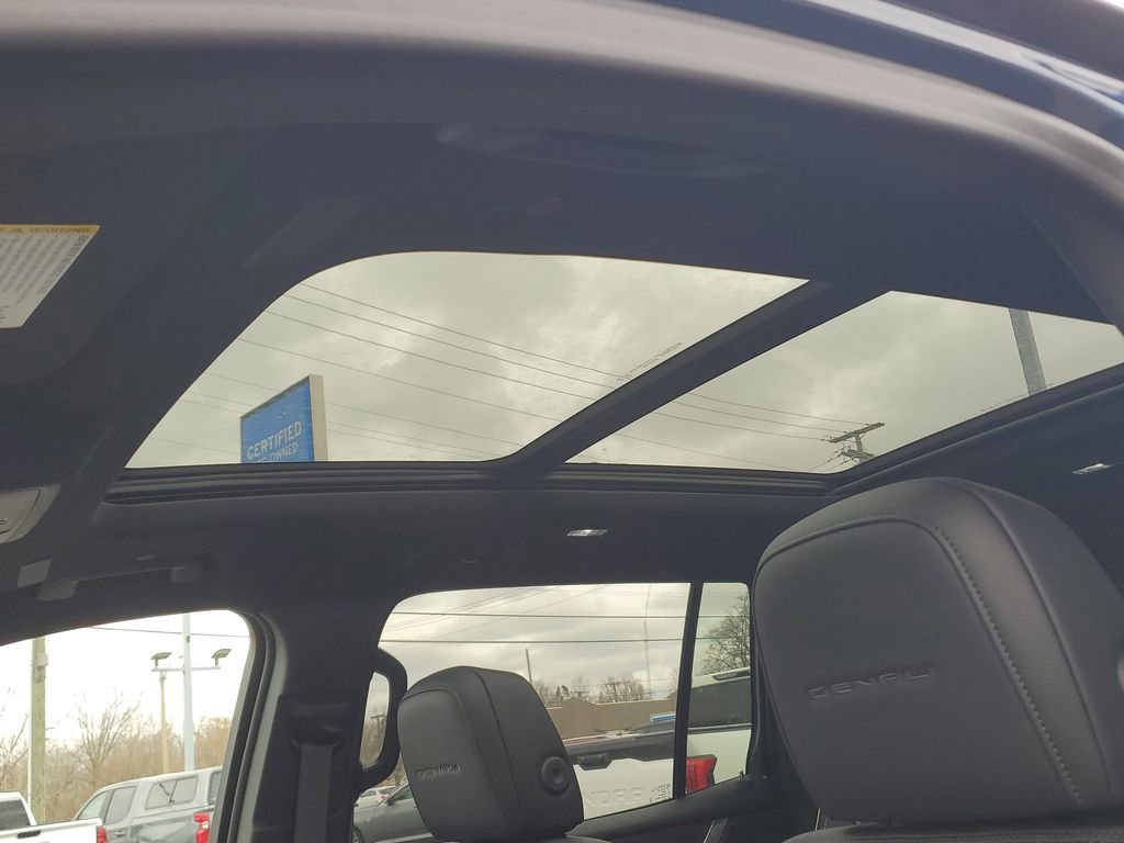 New 2026 GMC Acadia Denali image 18