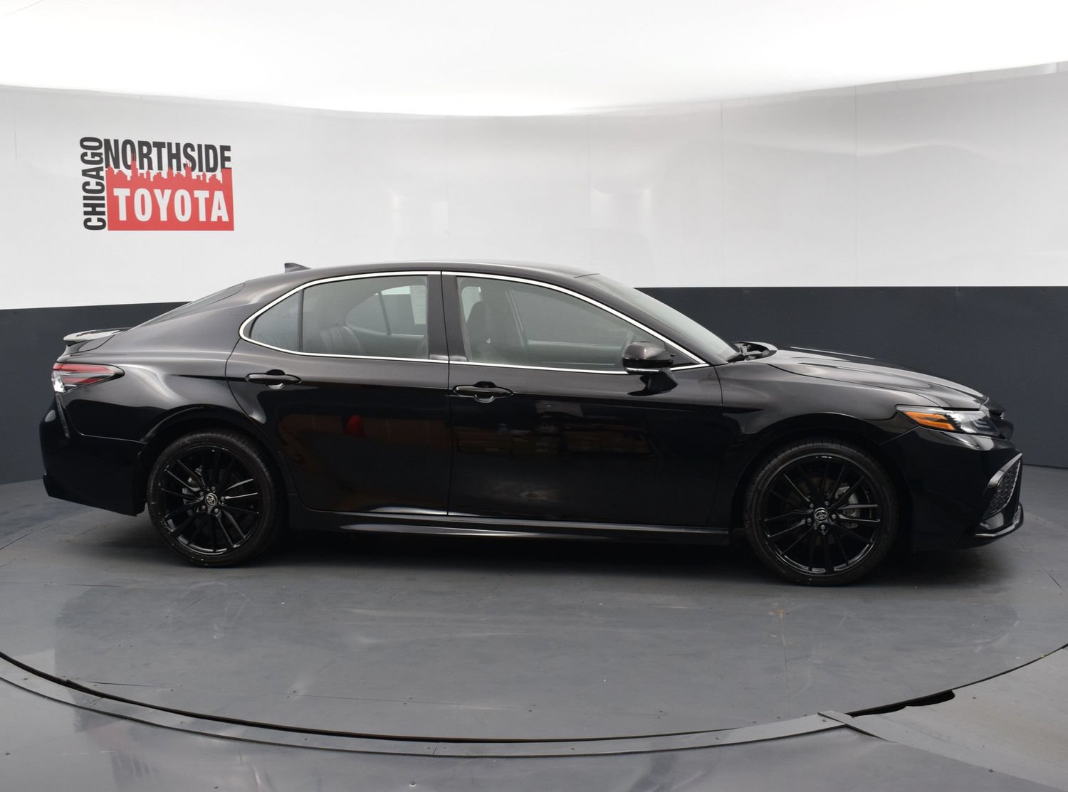 Used 2024 Toyota Camry XSE FWD image 5