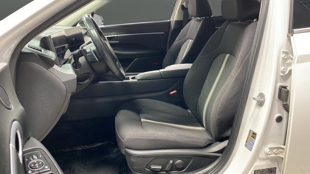 Used 2025 Hyundai Sonata SEL FWD image 9