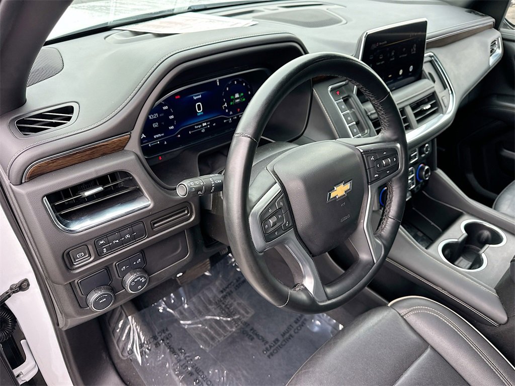 Used 2024 Chevrolet Suburban Premier image 9