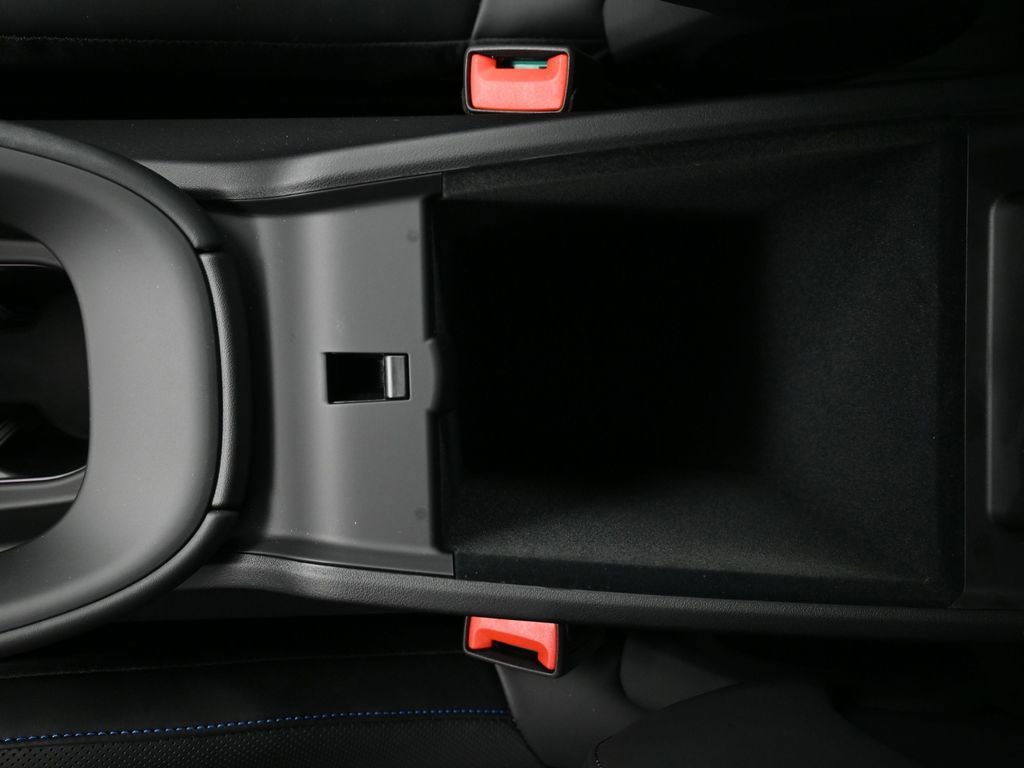 New 2026 Porsche Macan Turbo Electric image 25