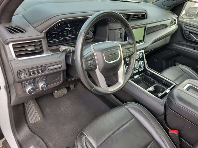 Used 2024 GMC Yukon XL Denali image 4