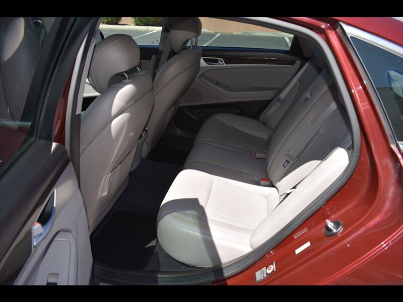 Used 2015 Hyundai Genesis 3.8 RWD image 19