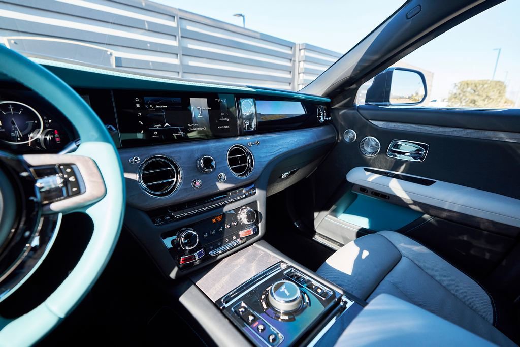 Used 2025 Rolls-Royce Ghost AWD/4WD image 67
