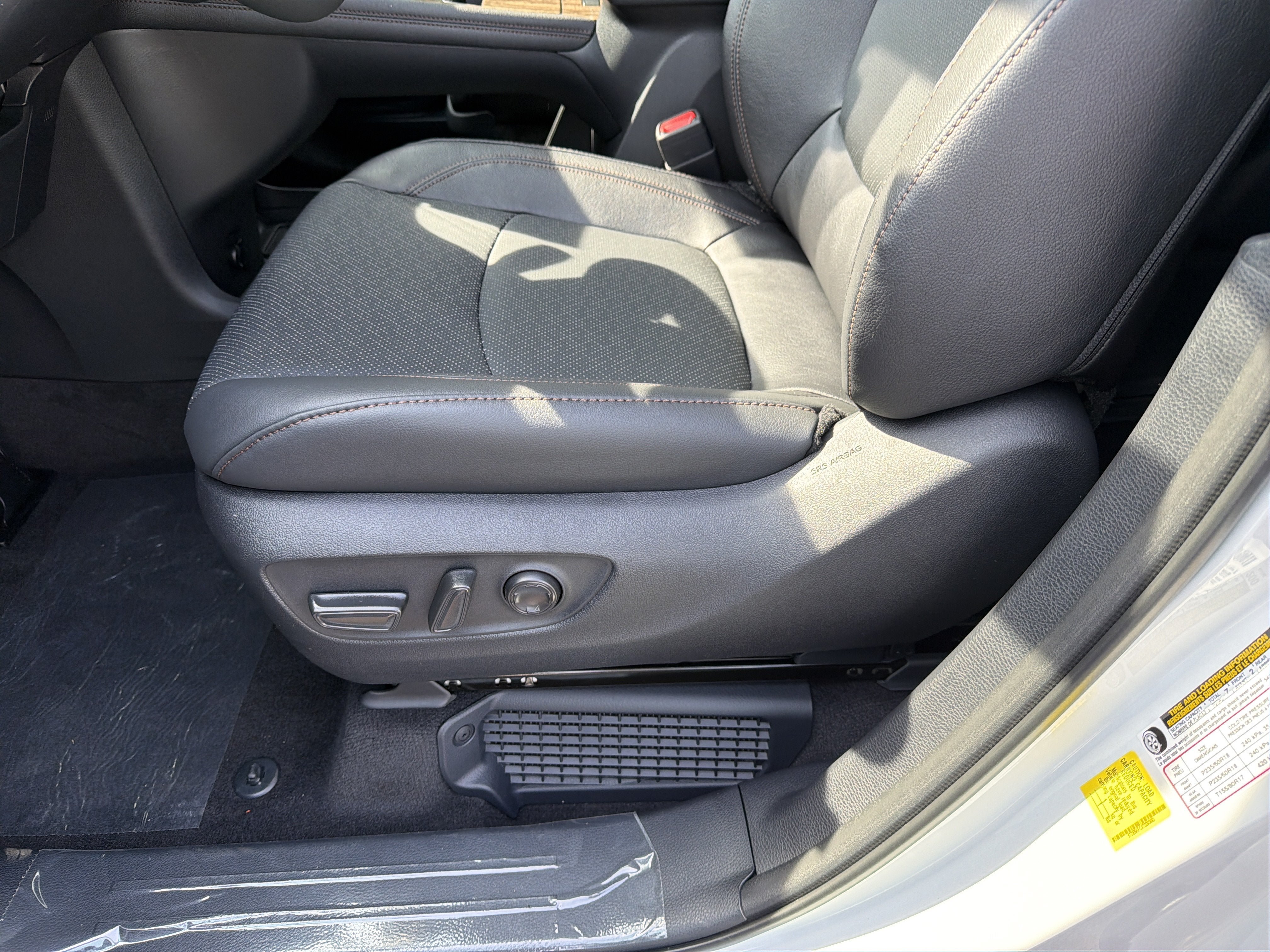 New 2026 Toyota Sienna Platinum AWD/4WD image 9