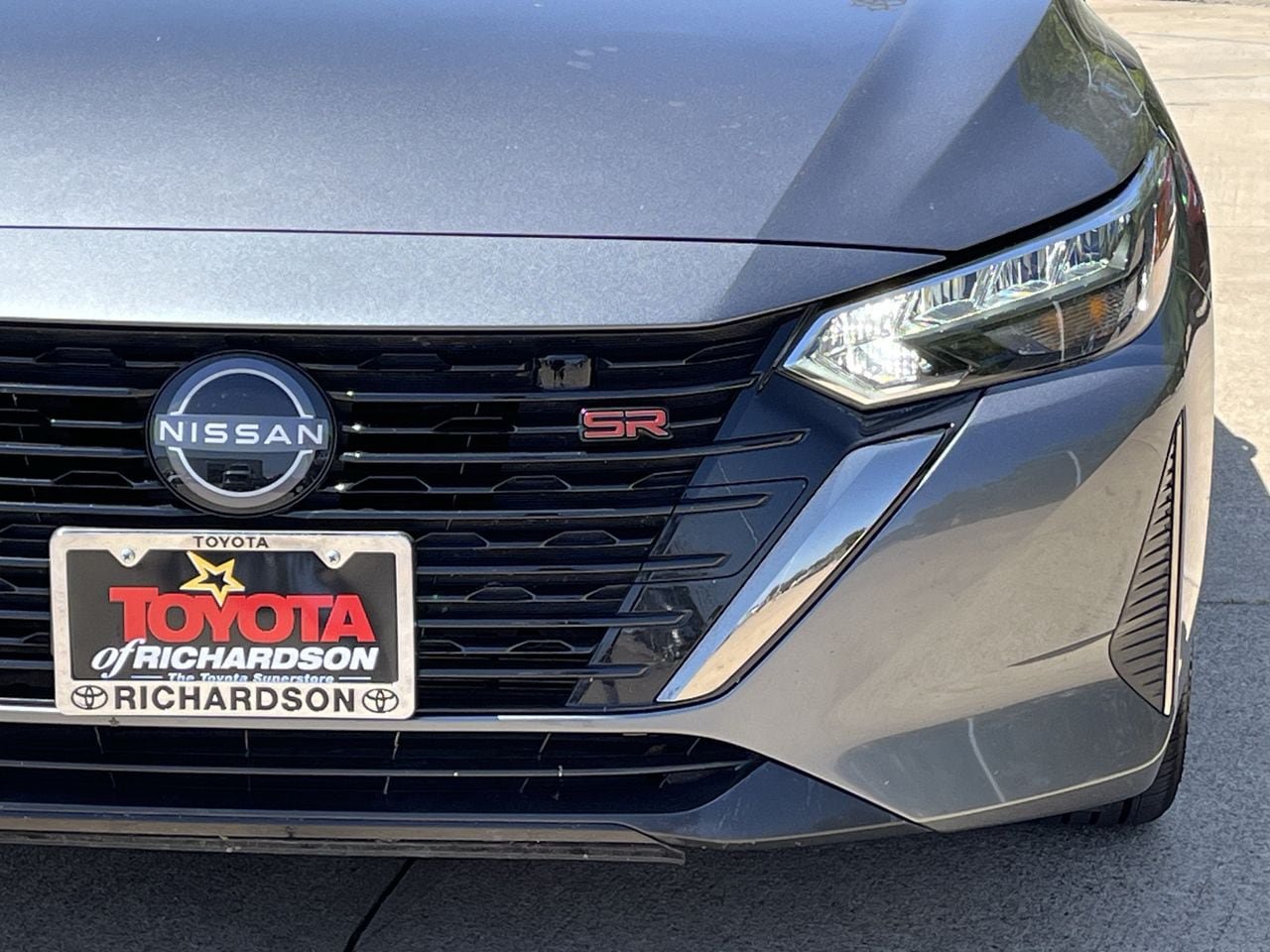 Used 2025 Nissan Sentra SR FWD image 8
