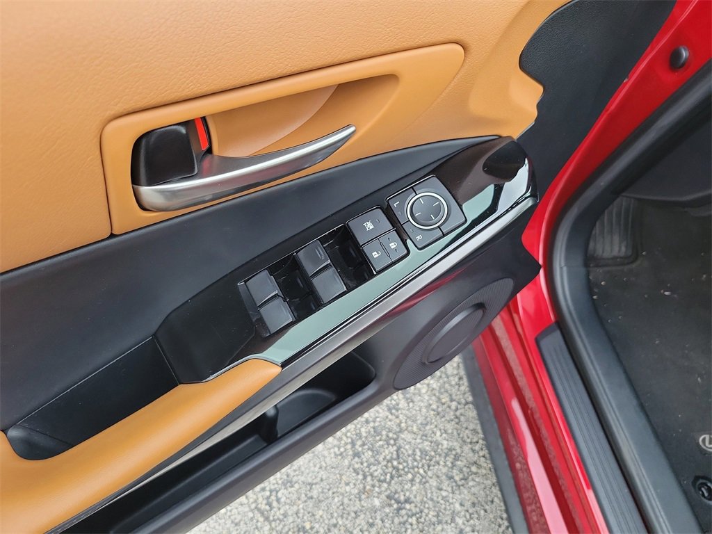 Used 2022 Lexus IS 300 image 14