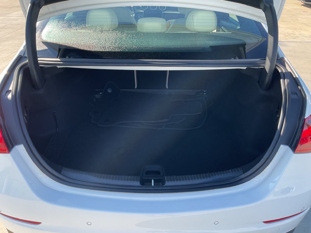 Used 2024 Mercedes-Benz C 300 Sedan image 9