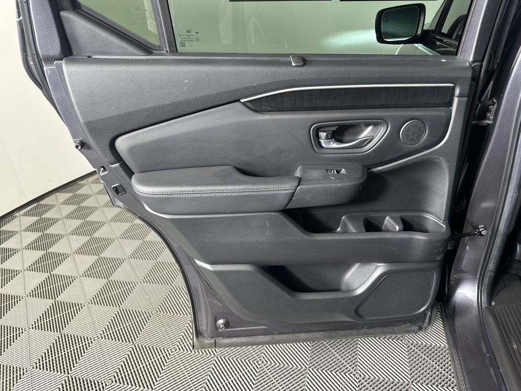 Used 2023 Honda Pilot Elite image 22